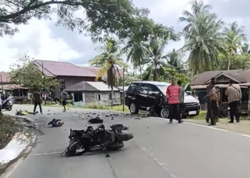 Motor Vs Mobil di Tikungan Teluk Pandan, Pemotor Alami Luka Berat