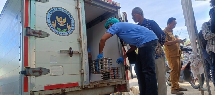 Makan Bergizi Gratis di Bontang Dimulai, Paket Berisi Ayam dan Buah