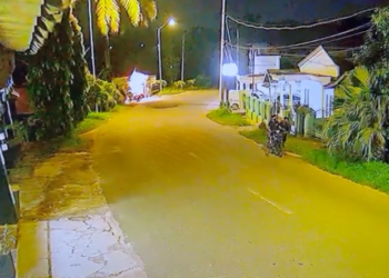 Terekam CCTV, Pencuri Bersarung Gondol Motor Scoopy di HOP IV Bontang