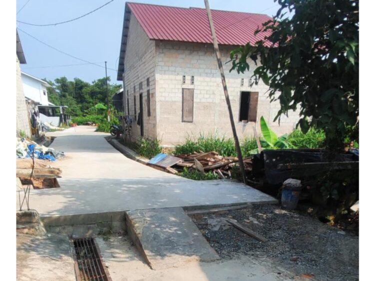 Warga Harap Proyek Betonisasi di Gang HM Ardan 10 Dituntaskan, Akses Terganggu