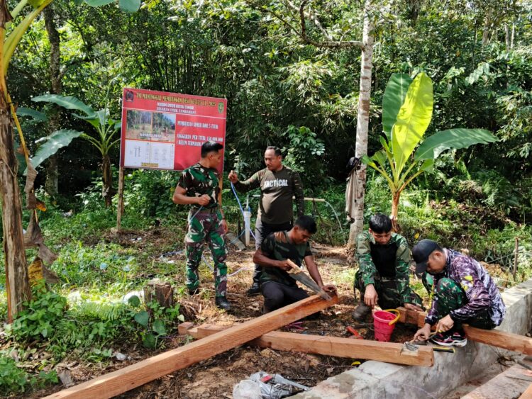 Hadirkan Air Bersih di RT 20 Desa Suka Rahmat, Satgas TMMD Mulai Kerjakan Bak Penampungan