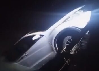 Viral, Honda HR-V Putih Dievakuasi Usai Terperosok ke Laut Berbas Bontang