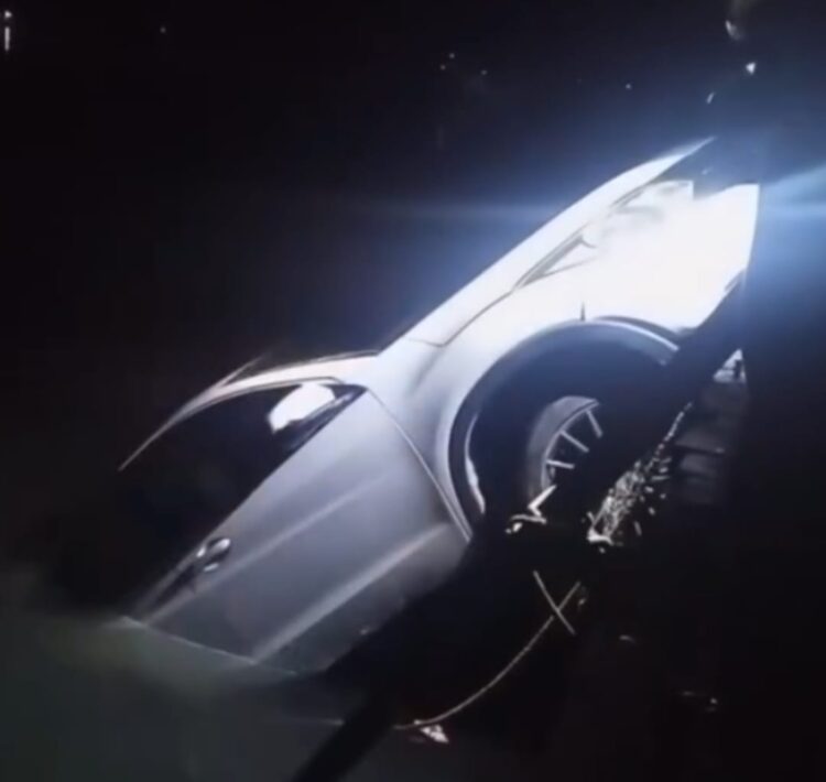 Viral, Honda HR-V Putih Dievakuasi Usai Terperosok ke Laut Berbas Bontang