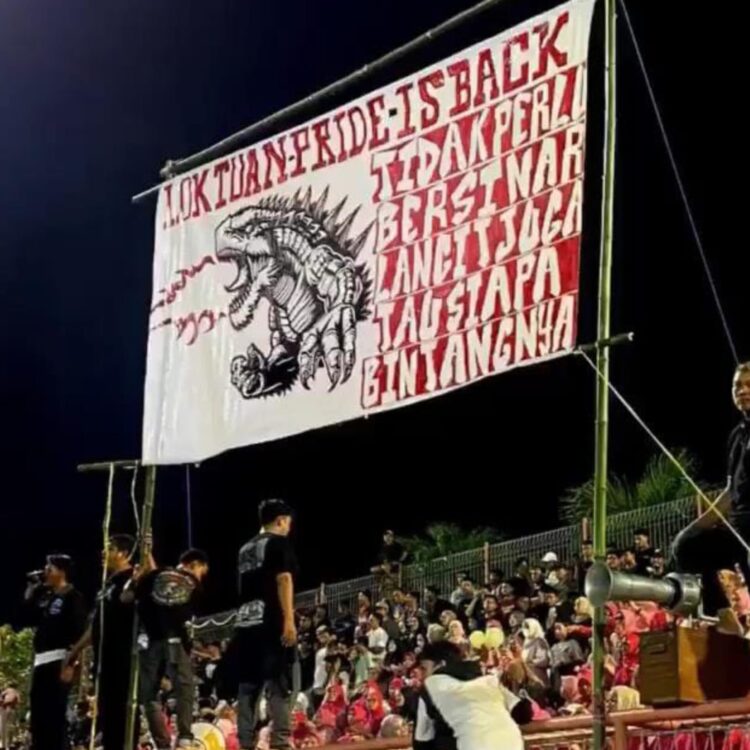 Lok Tuan Pride Hadirkan Koreografi, Bikin Atmosfer Indah di Stadion Mulawarman  