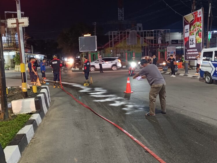 Tumpahan Solar Bikin Celaka di Simpang A Yani, Warga Minta Pelaku Ditindak Tegas