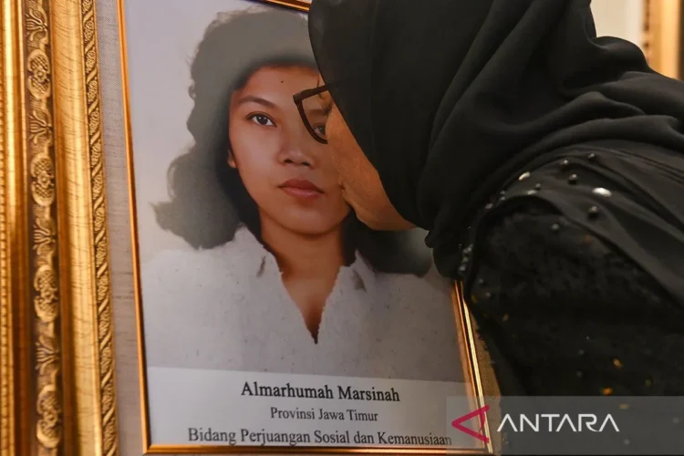 Cita-cita Sejahterakan Buruh, Kakak Marsinah Pesan ke Prabowo Hapus Outsourcing