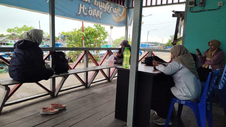 Belajar di Atas Laut: Ketangguhan SDN 016 Tihi-Tihi Menantang Perubahan Cuaca