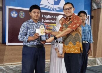 Muhammad Melvin Siswa SMPN 3 Raih Juara 3 Spelling Bee di English Festival 2025