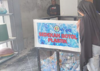 Cara Unik SMPN 2 Bontang Edukasi Siswa Lewat Sedekah Botol, Ecobrick jadi Kursi & Pot