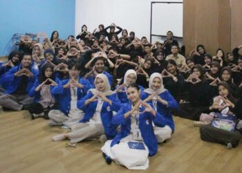 DIGINOVA 2025: Mahasiswa ILKOM UDINUS Sukses Gaet Antusiasme Pelajar SMKN 1