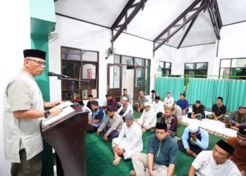 Gerakan Sholat Subuh Berjamaah, Asisten Pemkot Bontang Hadir di Masjid Qurrota’ayun