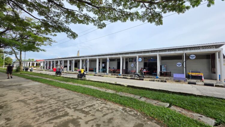 Cerita Pedagang Lang-lang, Khawatir Mulai April Total Sewa Lapak Capai Rp1 Juta