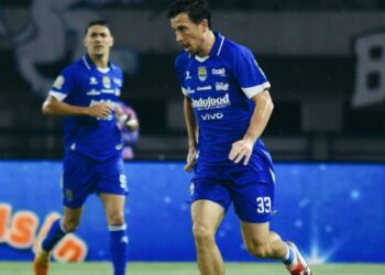 Kalahkan Malut United 0-2, Persib Bandung Masih Nyaman di Puncak Klasemen