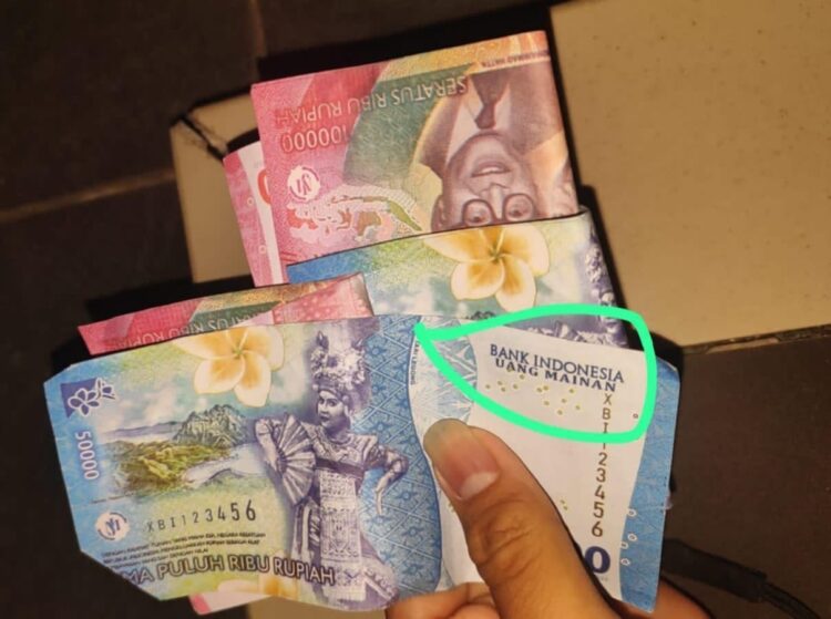 Warganet di Bontang Curhat Habis Kena Gocek, Transaksi COD Dibayar Uang Mainan