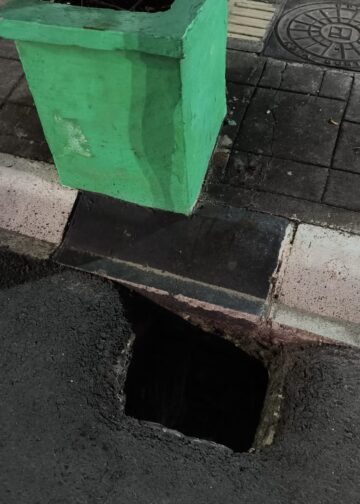 Aksi ‘Rayap Besi’ di Bontang, Jalan Pinggir Trotoar Simpang Ramayana jadi Berlubang