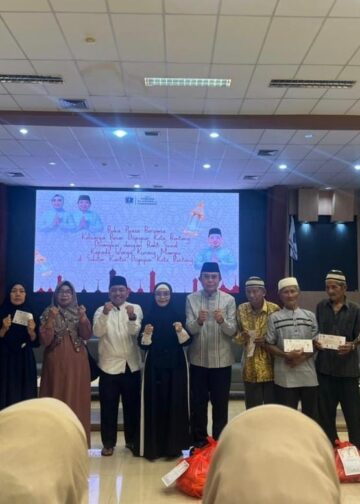 Bukber & Baksos Dispopar Sasar Warga Kurang Mampu, Wali Kota Neni Apresiasi Semangat Berbagi
