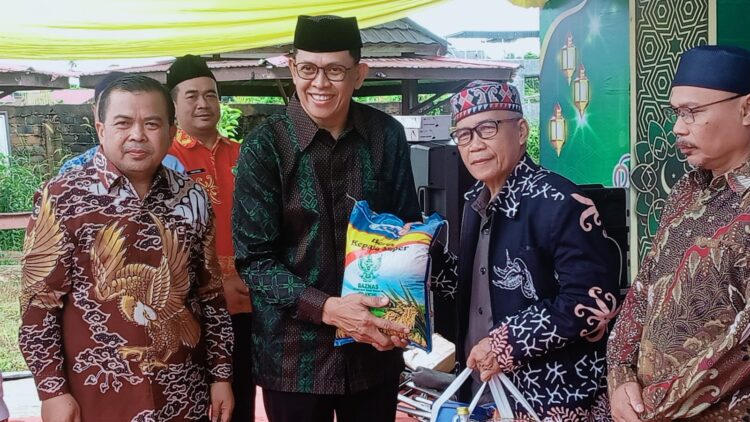 1.300 Guru Ngaji Terima Paket Sembako Ramadan dari Baznas Bontang