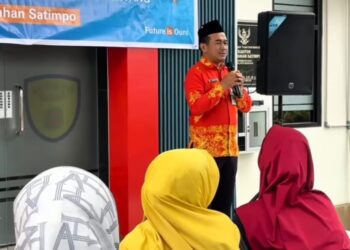 Kelurahan Satimpo Salurkan 51 Paket Sembako Program PKT Proaktif