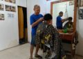 Geliat Ekonomi Jelang Lebaran, Jasa Cukur Rambut di Bontang Banjir Orderan