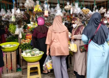 H-3 Lebaran Idul Fitri 2026, Pasar Seng Tanjung Limau Dipadati Pengunjung