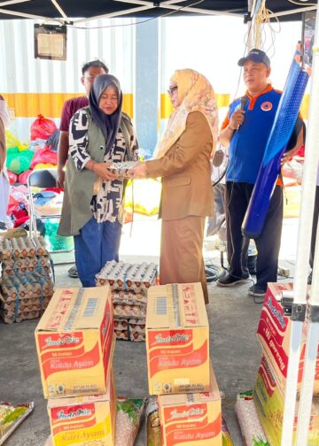 Pastikan Bantuan & Hunian Sementara, Neni Tinjau Korban Kebakaran Berebas Tengah