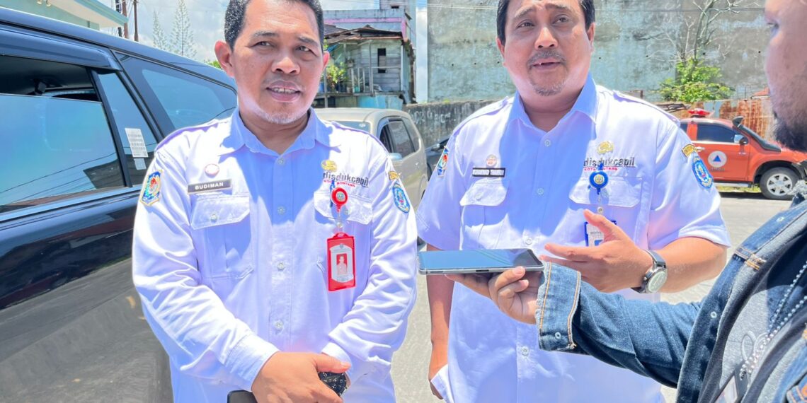 Fasilitasi Korban Kebakaran, Disdukcapil Cetak Ulang Dokumen Kependudukan