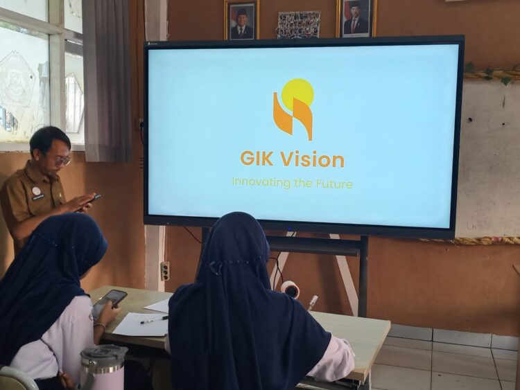 Pemerataan Digital, Disdikbud Bontang Pastikan Semua Sekolah Miliki Smart Board
