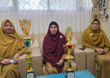 Dua Siswi Kelas 3 SMPN 5 Bontang Borong Juara Tahfidz yang Digelar MAN Bontang