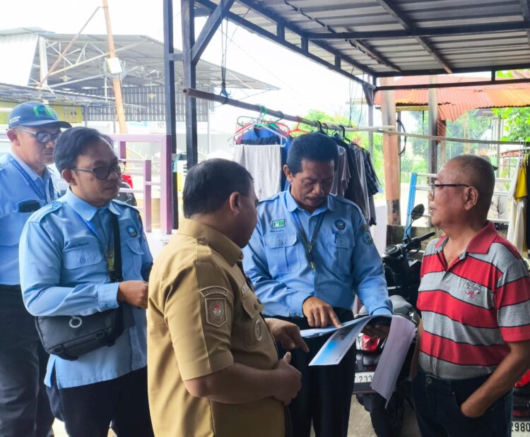 Tagihan Air Membengkak, Wawali Agus Haris Turun Langsung Cek ke Rumah Warga