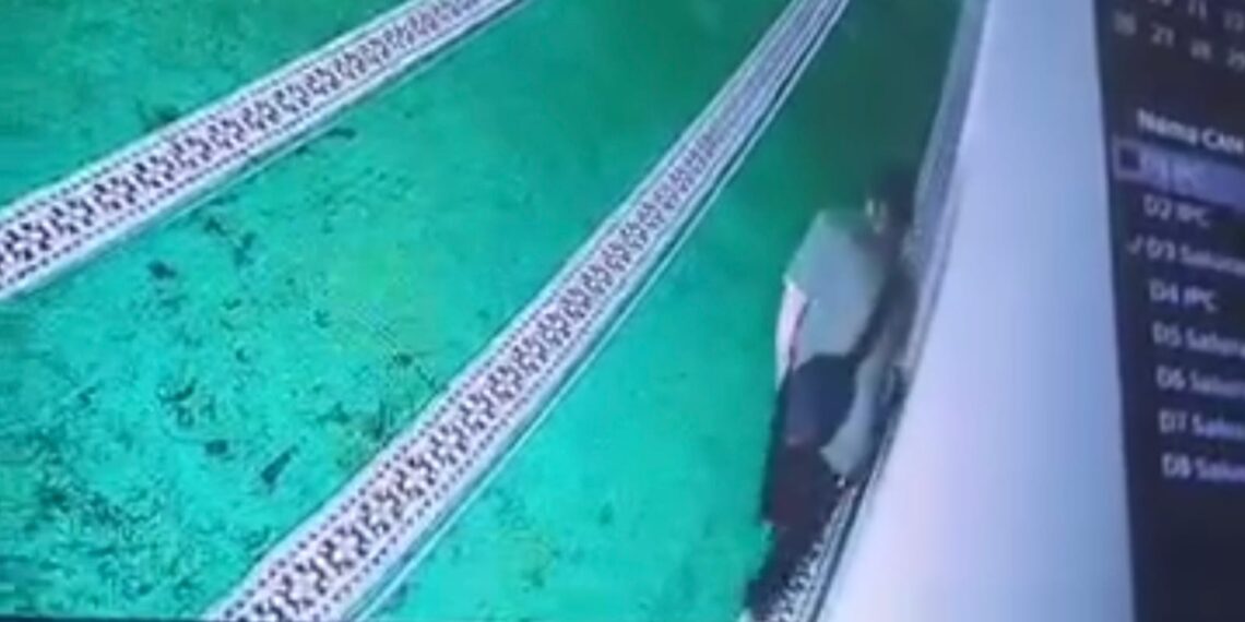 Kotak Amal Masjid Terapung Bontang Dibobol, Pelaku Tampak Tahu Titik Buta CCTV