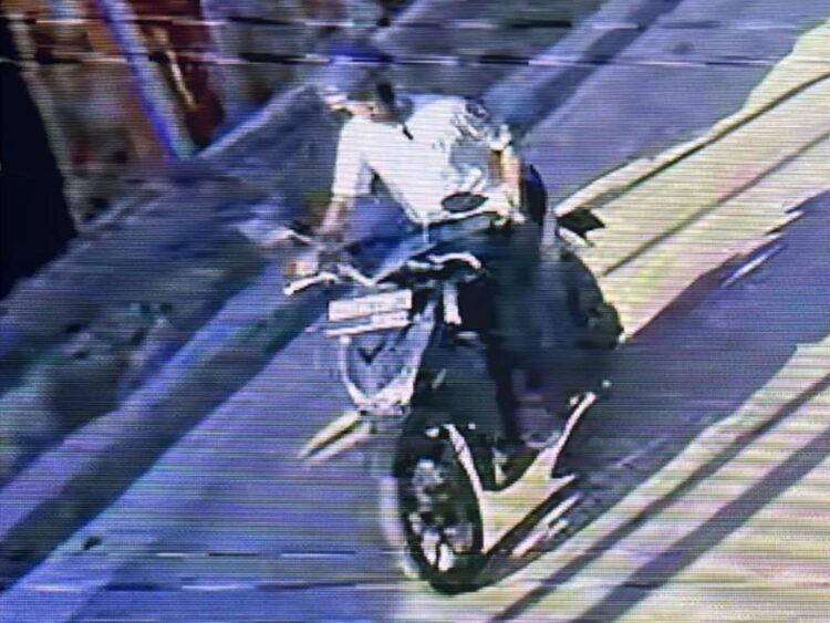 Aksi Curanmor Terekam CCTV di Bukit Indah, Modus Jalan Kaki Pakai Helm