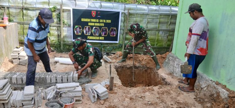 Satgas TMMD Wujudkan Sanitasi Sehat, MCK di Ponpes DDI Mulai Pemasangan Batako