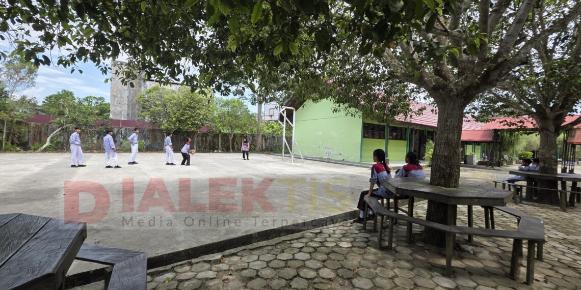 SMPN 4 Bontang Biasakan Siswa Peduli Kebersihan Lewat Program Gesit