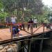 Pembangunan Jembatan TMMD di RT 26 Masdarling Memasuki Tahap Pengecatan