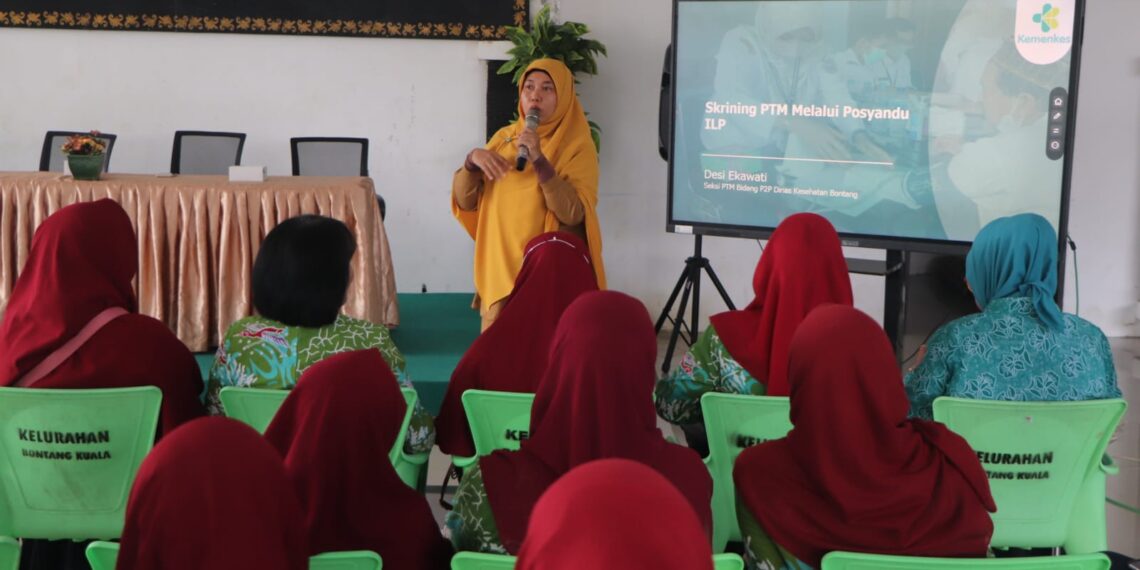Satgas TMMD Gelar Penyuluhan Posyandu dan PTM, Hadirkan Dinkes jadi Pembicara