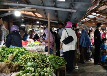 Jelang Puasa Arafah, Pasar Seng Tanjung Limau Dipadati Pengunjung