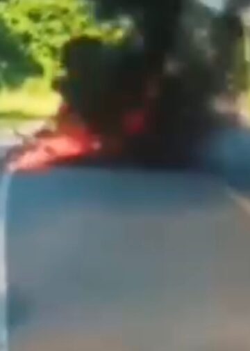 Diduga Tabrakan Hebat Scoopy Vs Vixon di Poros Bengalon, 2 Pengendara Tewas Terbakar