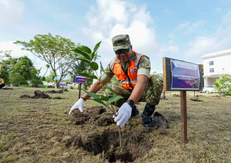 Hari Lingkungan Hidup, Dandim Bontang Hadiri Penanaman Pohon & Restorasi Terumbu Karang