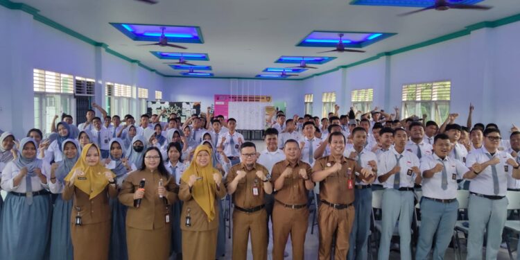 Disnaker Bontang Bekali Siswa SMK 3 Hadapi Dunia Kerja, Kenalkan Peluang Karier di Dalam dan Luar Negeri