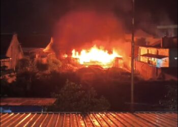 Satu Rumah Dekat Pasar Rawa Indah Hangus Terbakar