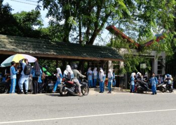 Ayah di Bontang Dimbau Antar Anak di Hari Pertama Sekolah, Pekerja Boleh Telat Kerja