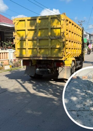 Truk Tanpa Penutup Kembali Dikeluhkan, Koral Sisa Angkutan Berhamburan