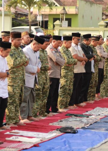 Salat Istisqa di Bontang, TNI Bersama Masyarakat Berdoa Memohon Hujan dan Berkah Negeri