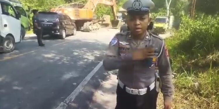 4 Jam Macet Total, Poros SMR-BON KM 82 Sudah Bisa Dilalui Secara Bergantian