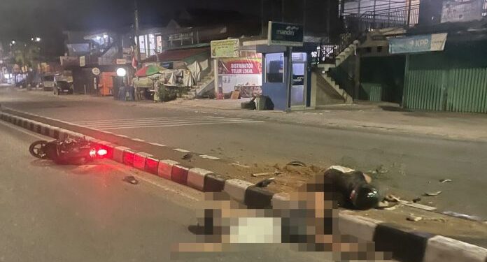Tabrak Pot Bunga Depan Gerbang Perum BSD, Pemotor Dilarikan ke Rumah Sakit