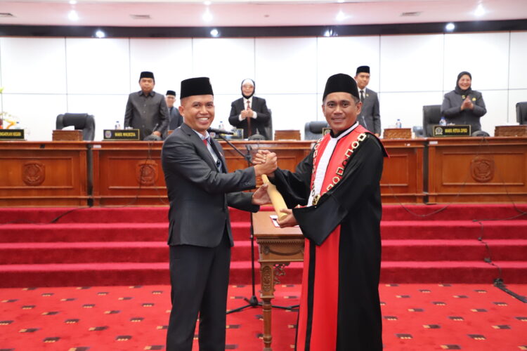 Joni Alla Padang Resmi Dilantik jadi Wakil Ketua DPRD Bontang