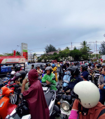 Apa yang Bisa Kita Lakukan di Tengah Kelangkaan Bensin?